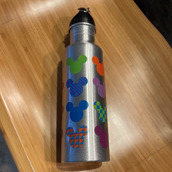 Jerry Leigh Disney Mickey water bottle - Picture 2 of 7